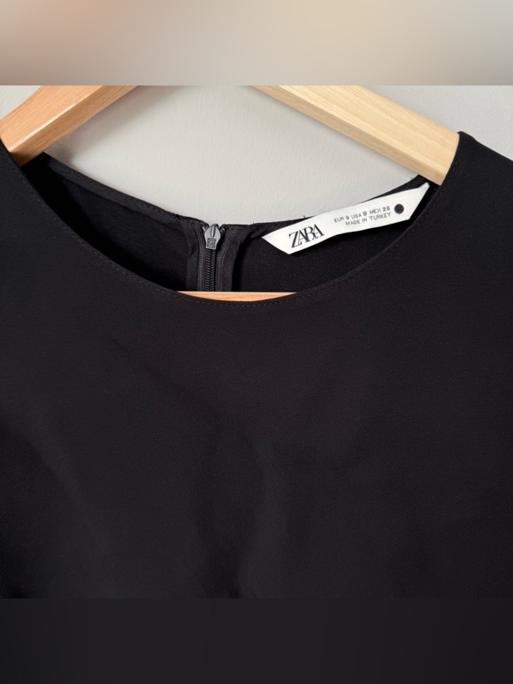 Zara Black Puff-Sleeve Organza Blouse - Picture 2 of 3